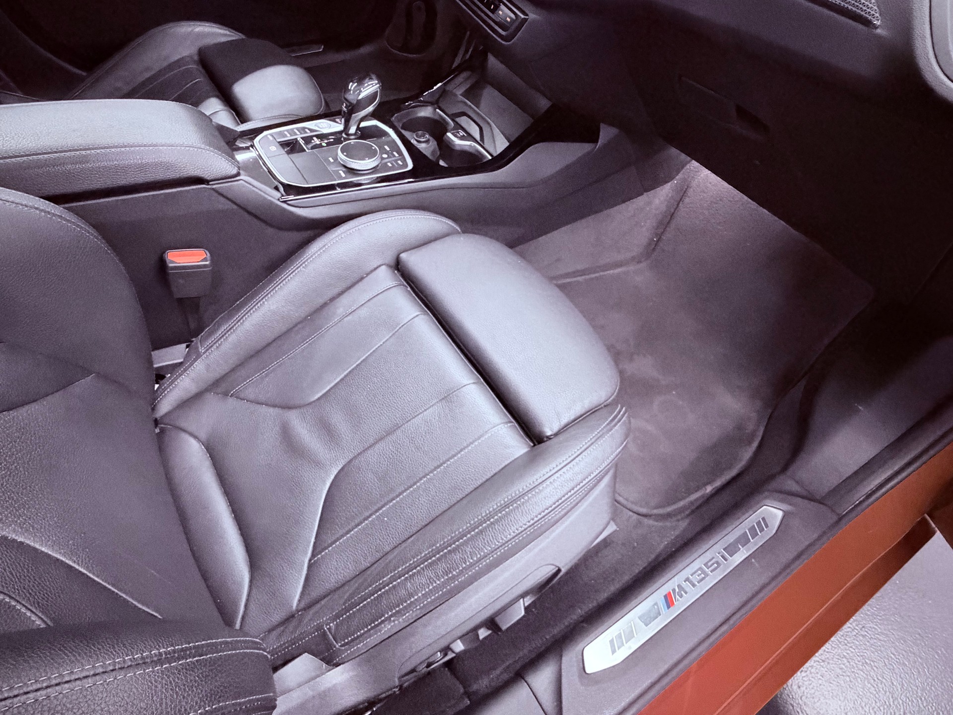 BMW M135i xDrive Steptronic-image-10