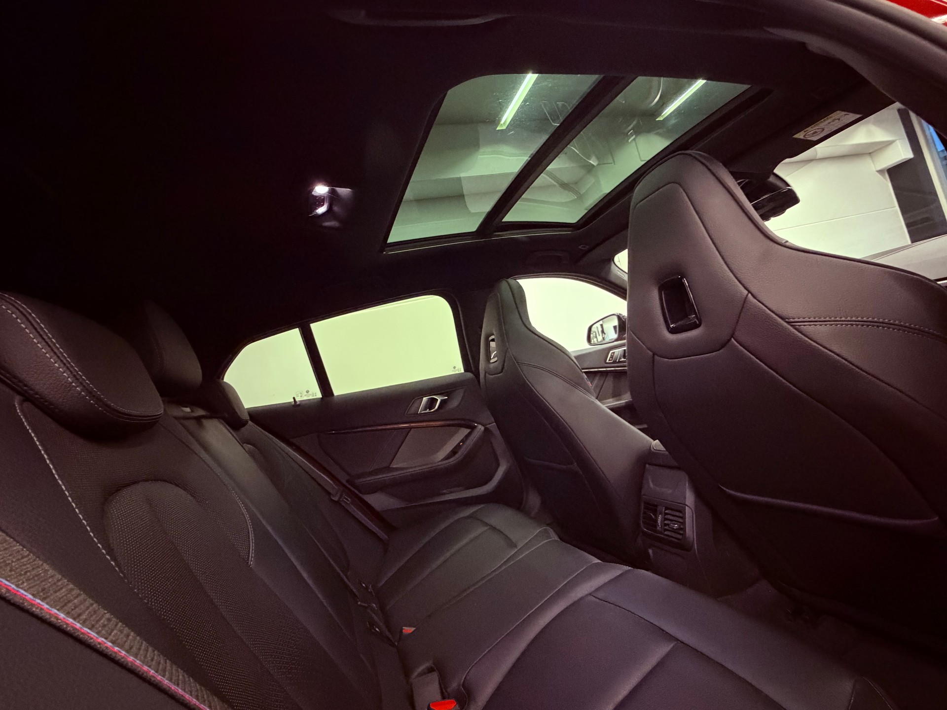 BMW M135i xDrive Steptronic-image-12