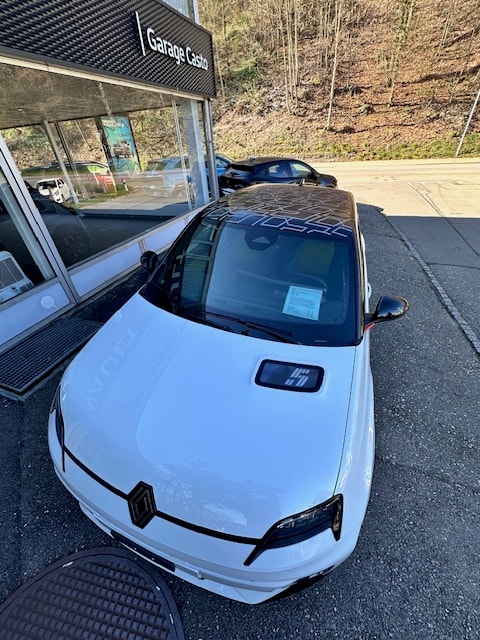RENAULT R5 E-Tech Comfort Range 52 kWh Iconic Five-showroom-element-1