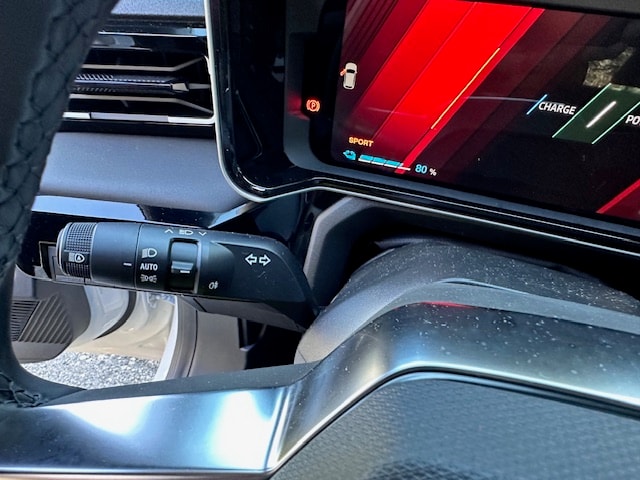 RENAULT R5 E-Tech Comfort Range 52 kWh Iconic Five-image-19