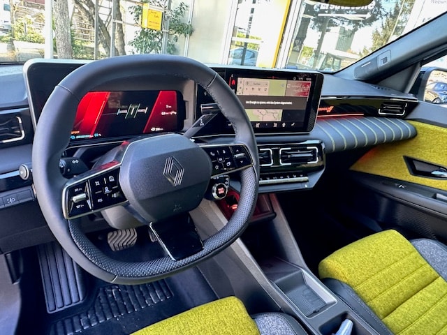 RENAULT R5 E-Tech Comfort Range 52 kWh Iconic Five-image-17