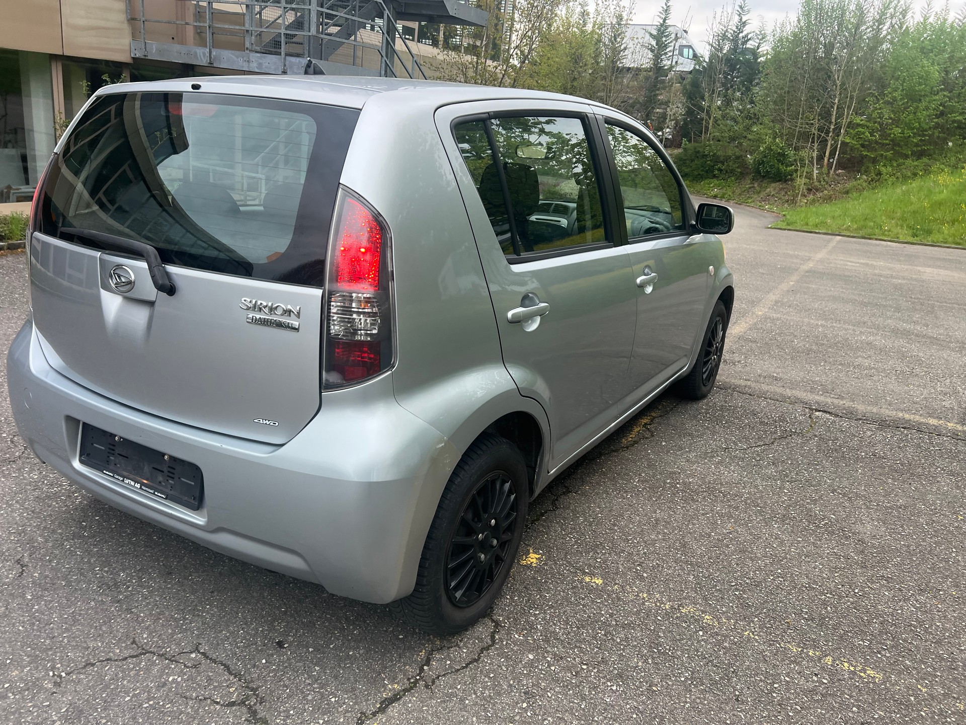 DAIHATSU Sirion 1.3 S Custom 4WD Automatic-image-6