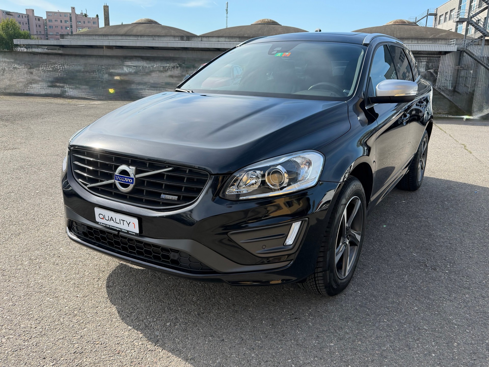 VOLVO XC60 D5 AWD Summum R-Design Geartronic