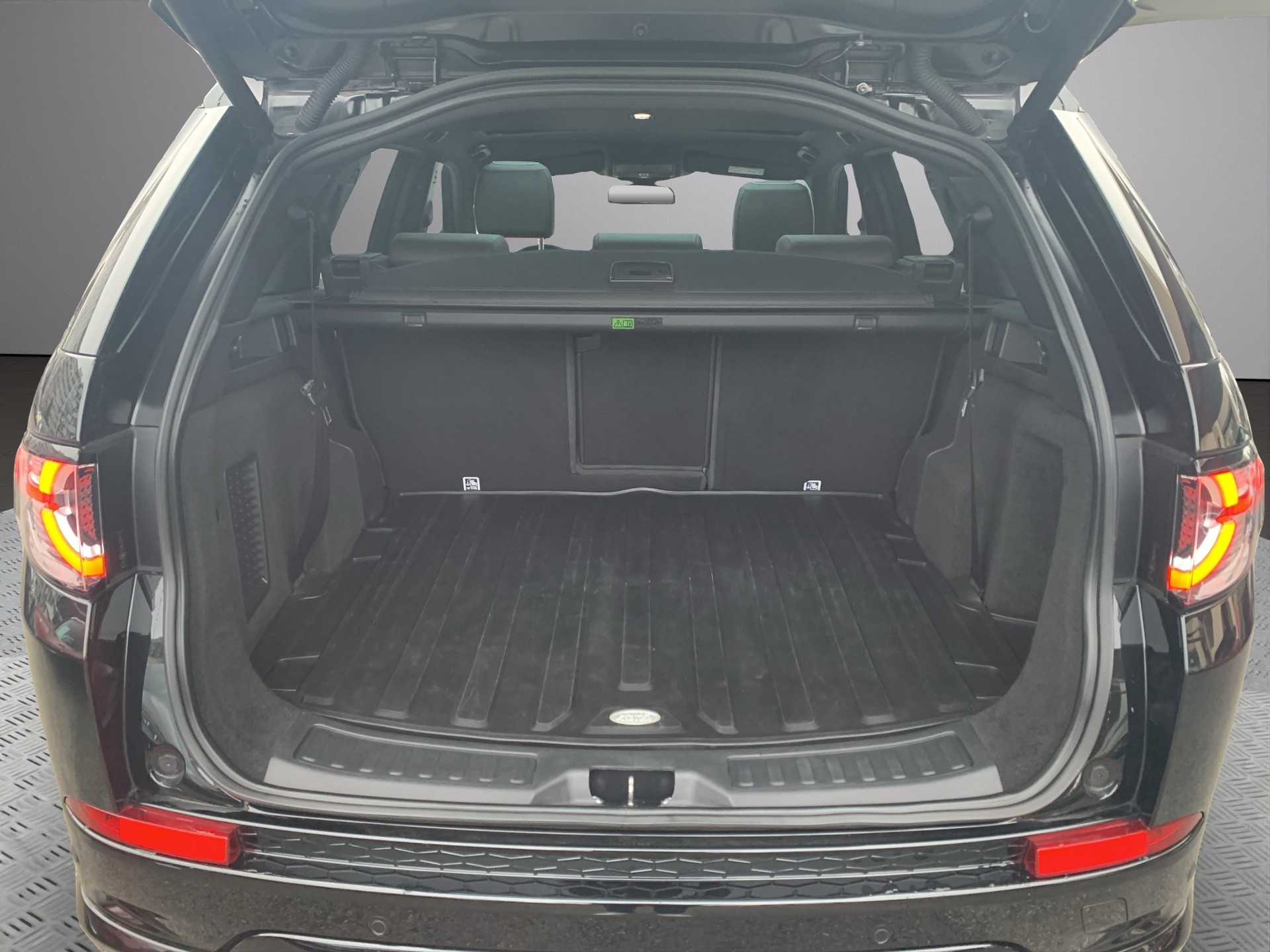 LAND ROVER 2.0 TD4 180 HSE Luxury 7 places-image-14