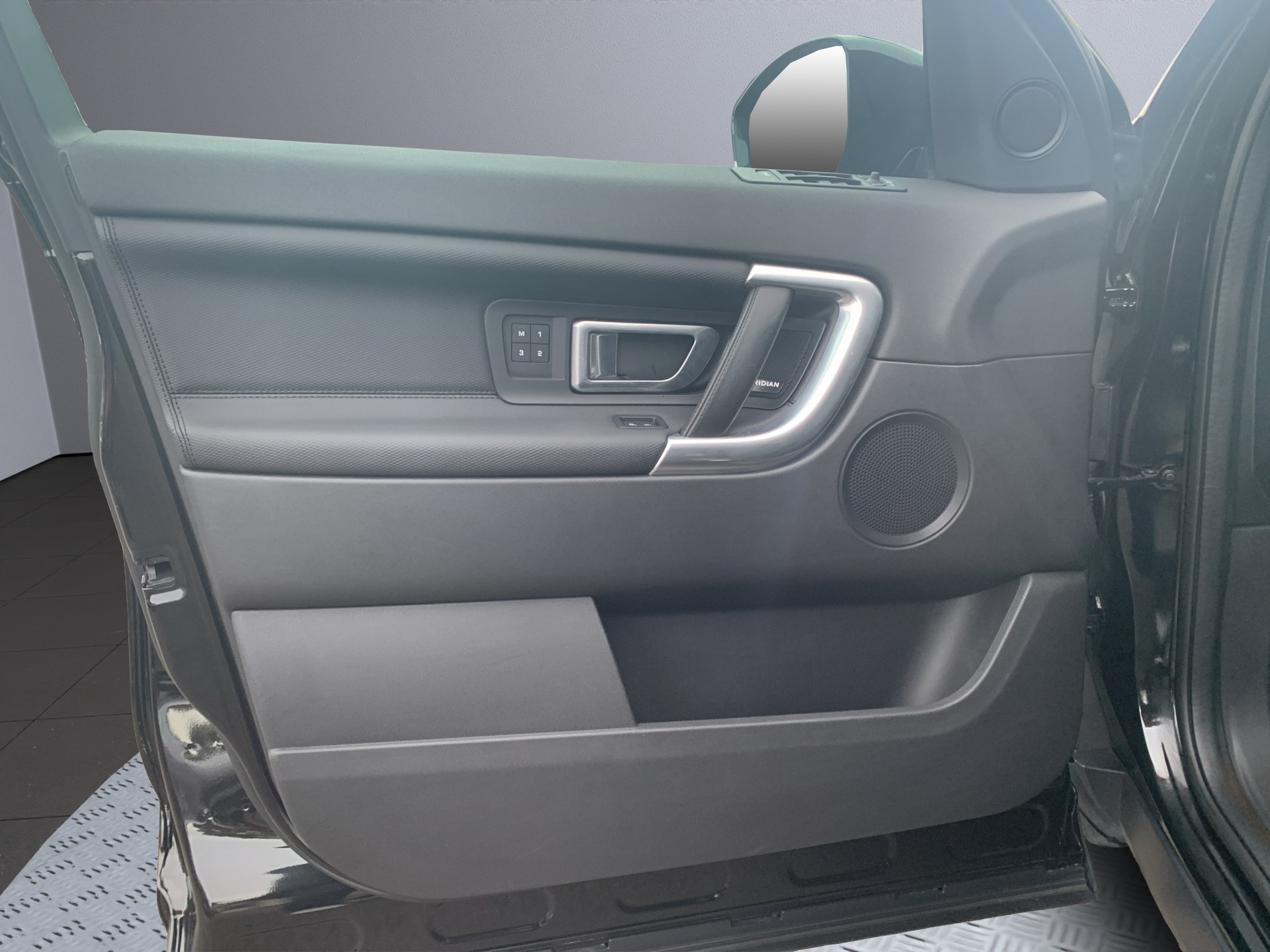 LAND ROVER 2.0 TD4 180 HSE Luxury 7 places-image-13