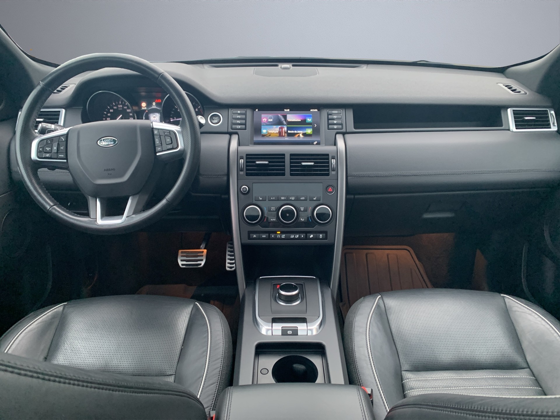 LAND ROVER 2.0 TD4 180 HSE Luxury 7 places-image-8