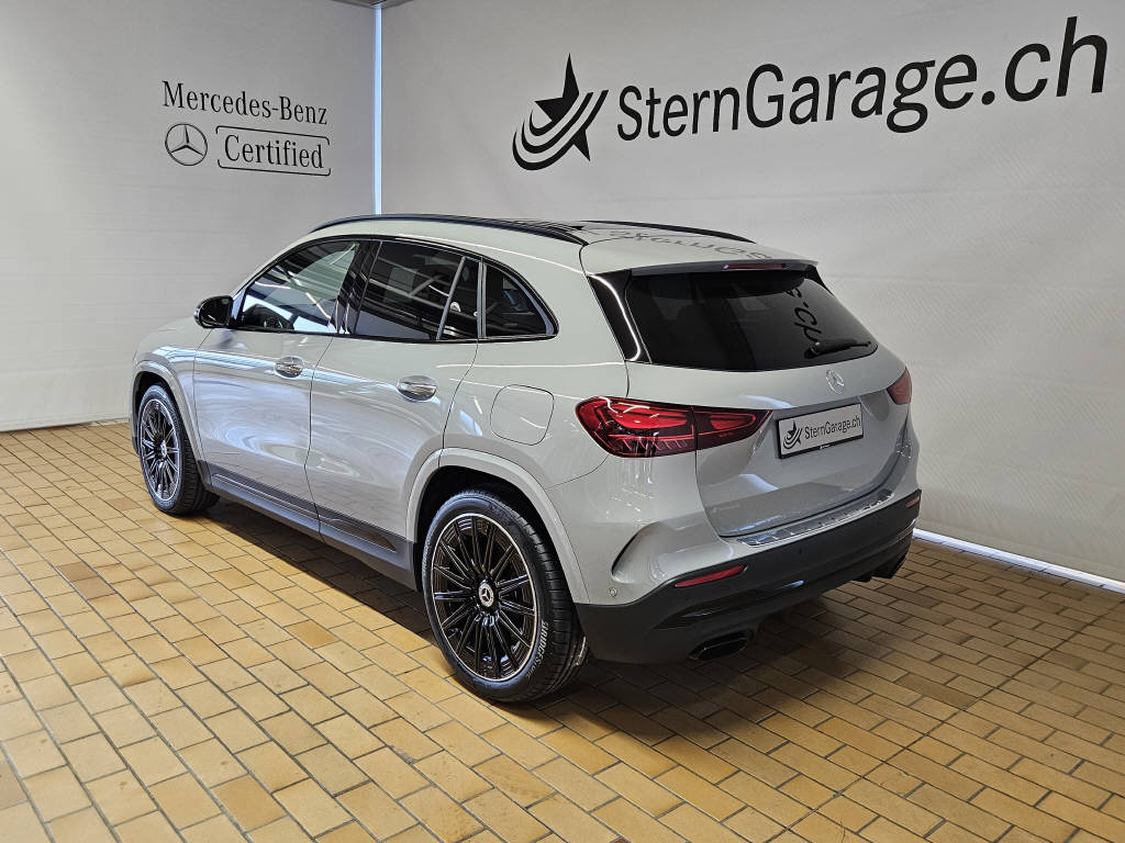 MERCEDES-BENZ GLA 220 d 4Matic AMG Line Swiss Star-showroom-element-2