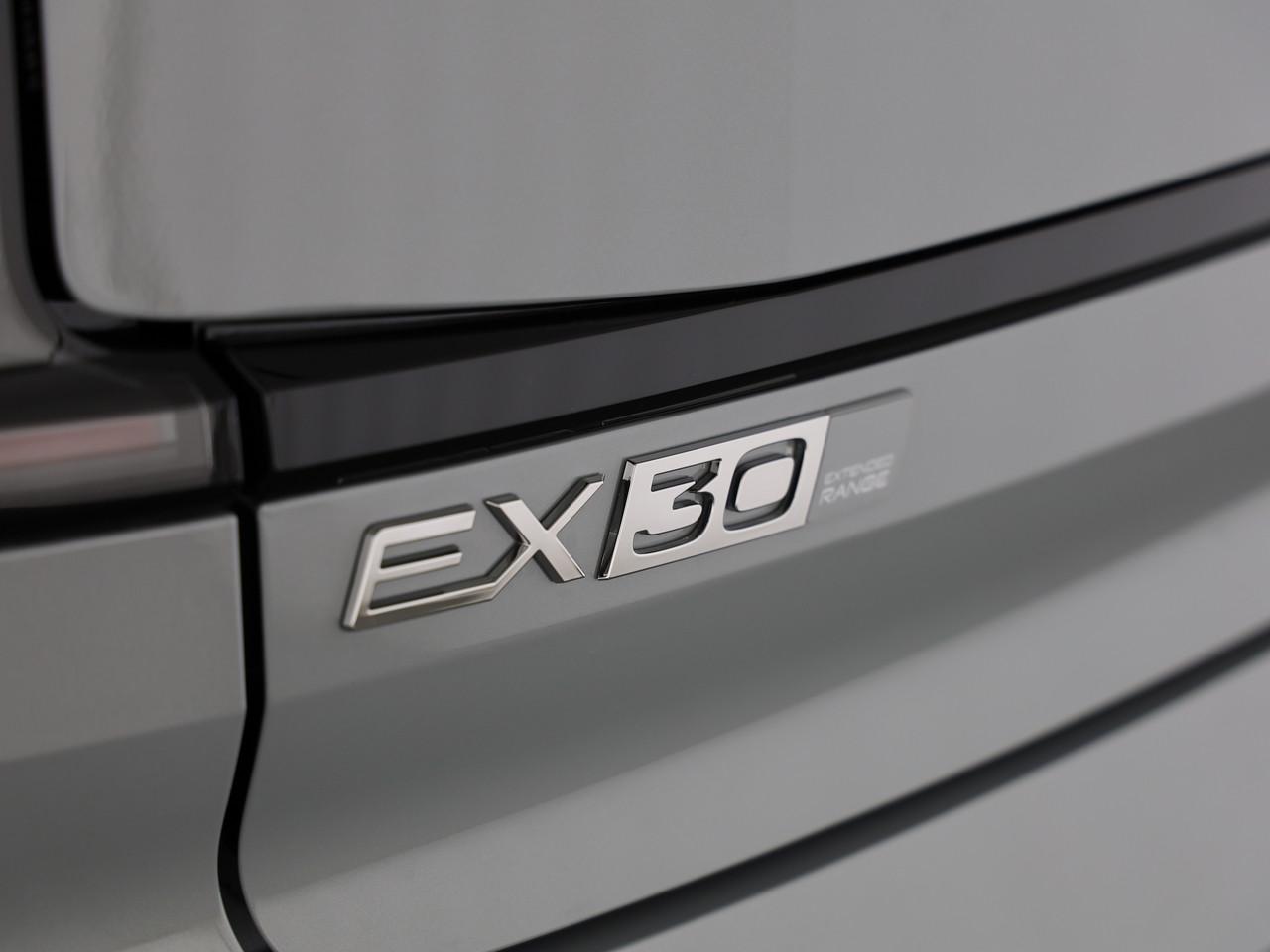 VOLVO EX30 P5 Longe Range Ultra-image-16