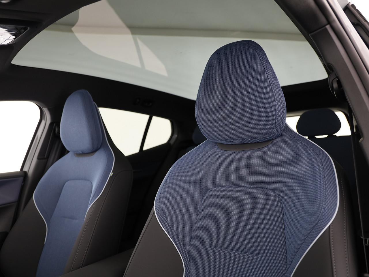 VOLVO EX30 P5 Longe Range Ultra-image-11