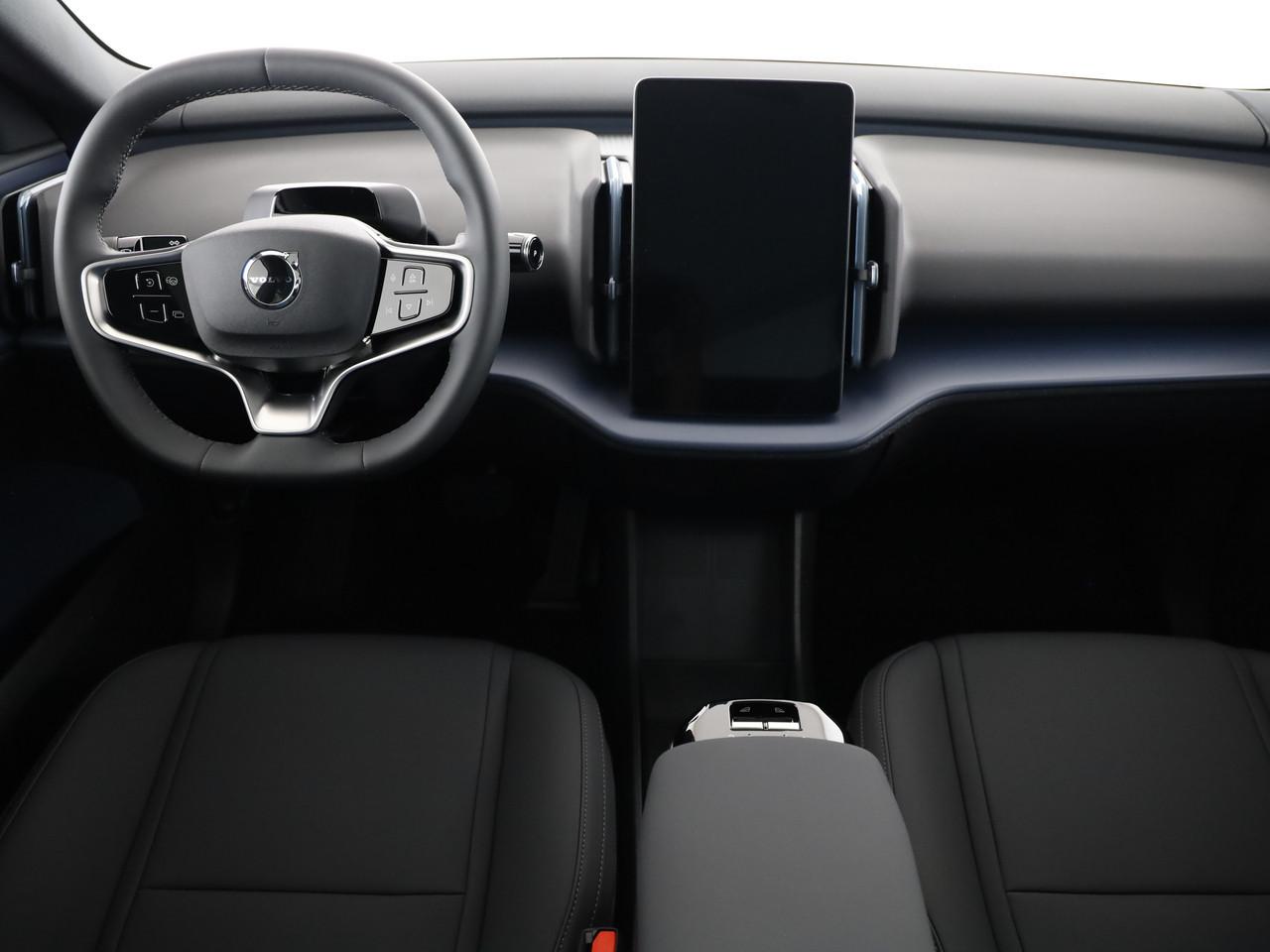VOLVO EX30 P5 Longe Range Ultra-image-12