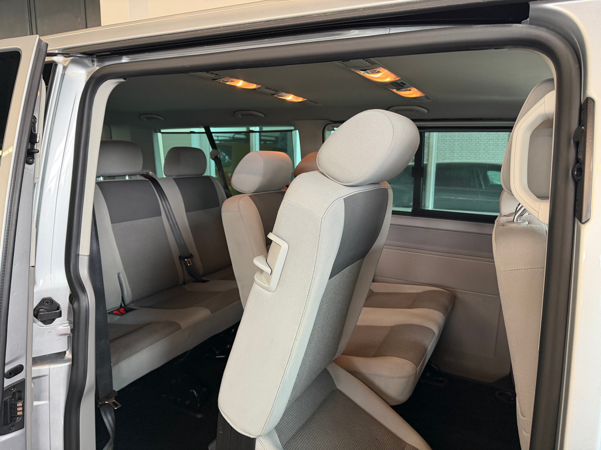 VW T5 Caravelle Comfortline LR LANG 2.0 TDI CR DSG 150 PS * 9-PLÄTZER *-image-10