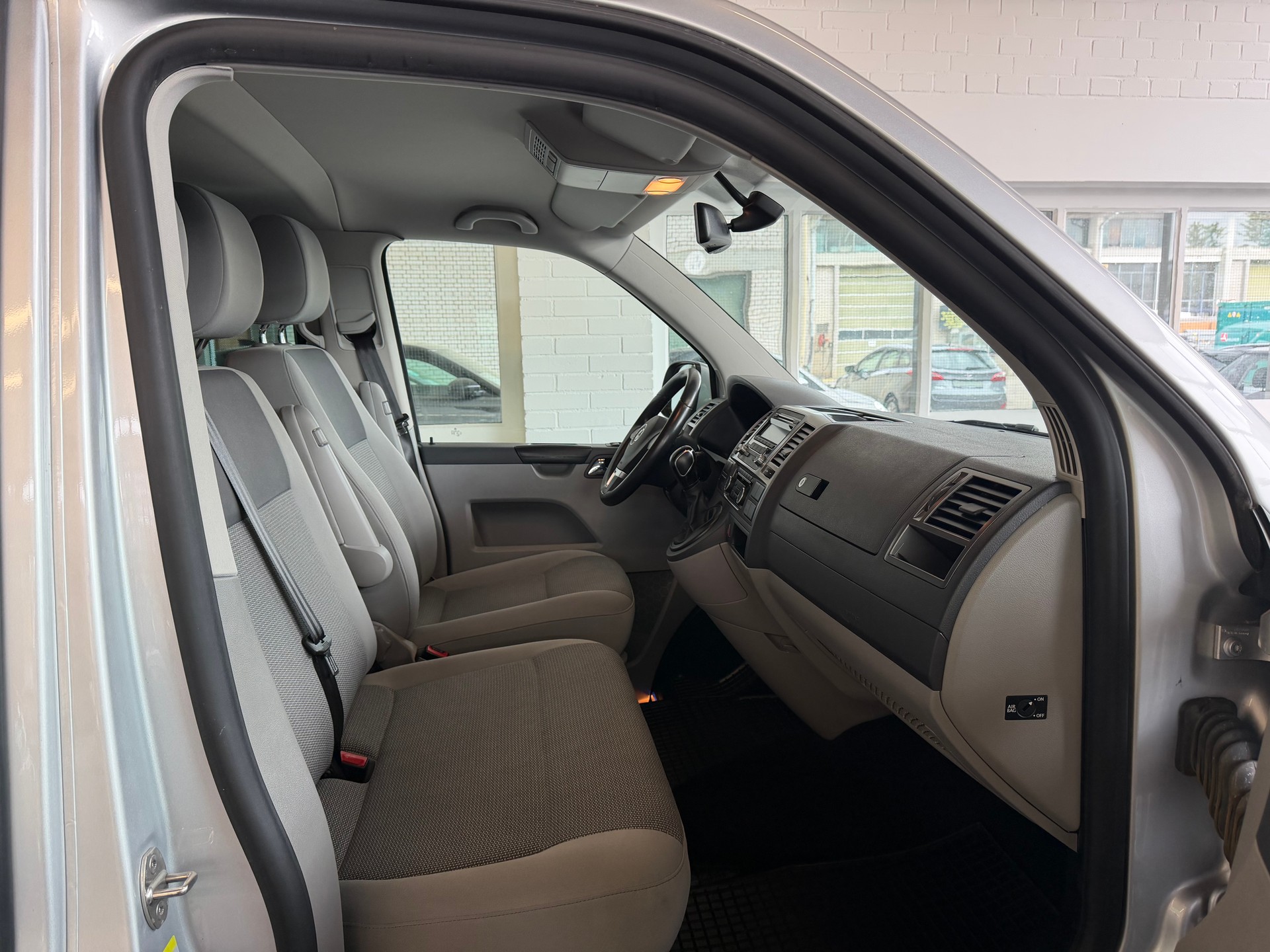 VW T5 Caravelle Comfortline LR LANG 2.0 TDI CR DSG 150 PS * 9-PLÄTZER *-image-7