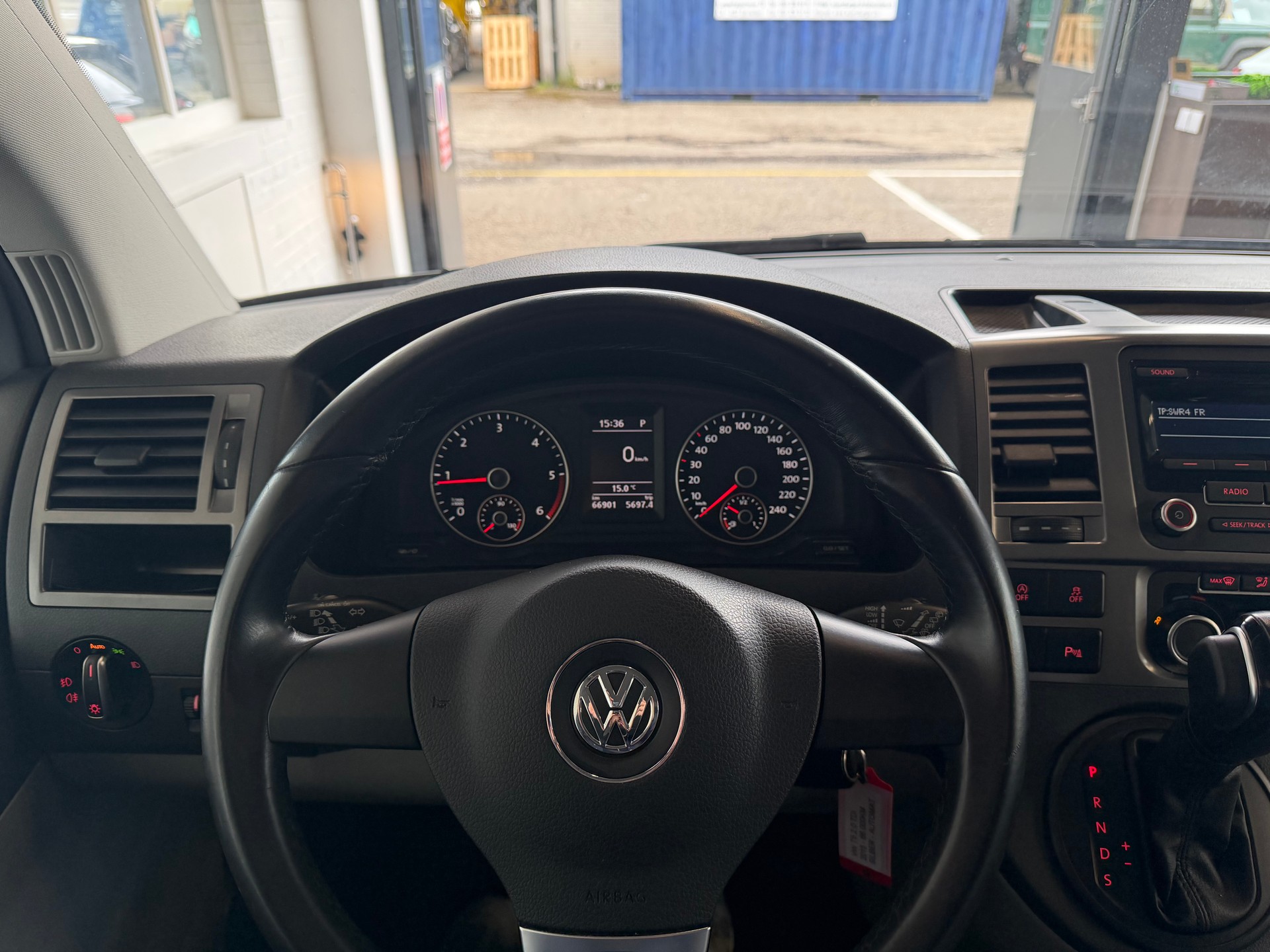 VW T5 Caravelle Comfortline LR LANG 2.0 TDI CR DSG 150 PS * 9-PLÄTZER *-image-13