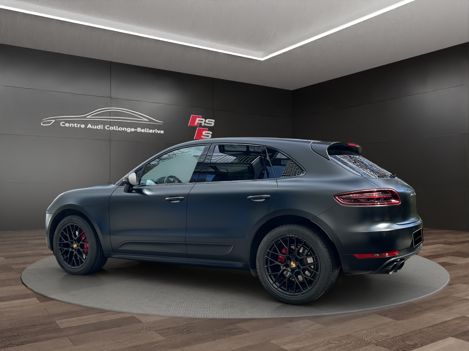 PORSCHE Macan GTS PDK-showroom-element-3