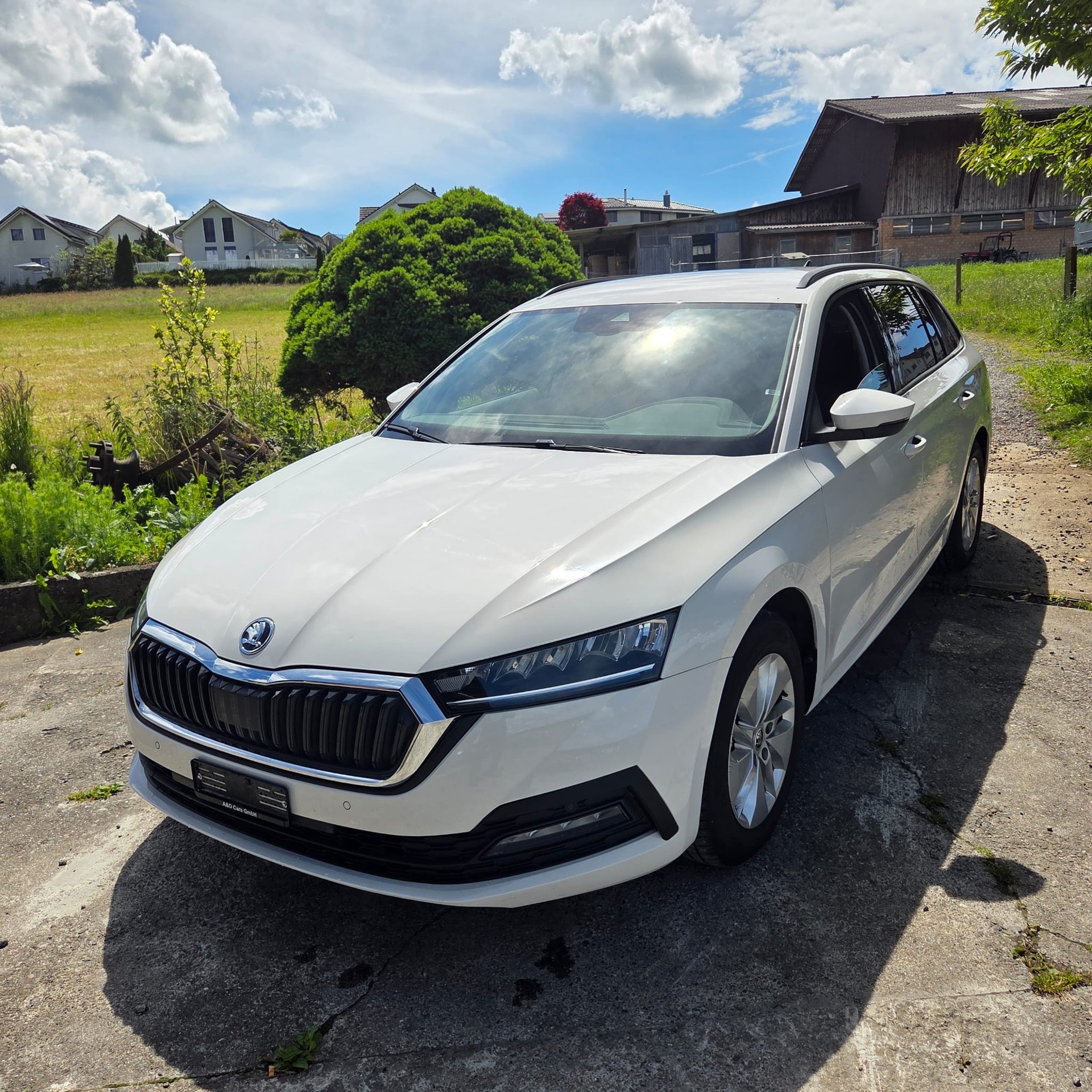 SKODA Octavia Combi 1.0 TSI mHEV DSG Style-image-2