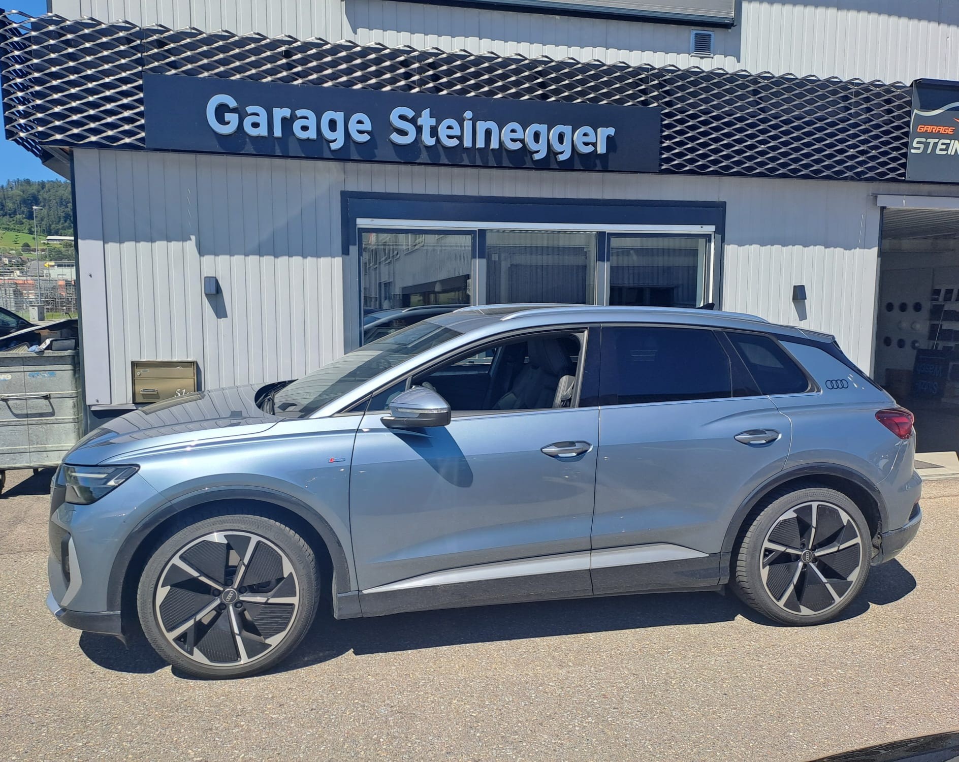 AUDI Q4 e-tron 50 quattro-image-3
