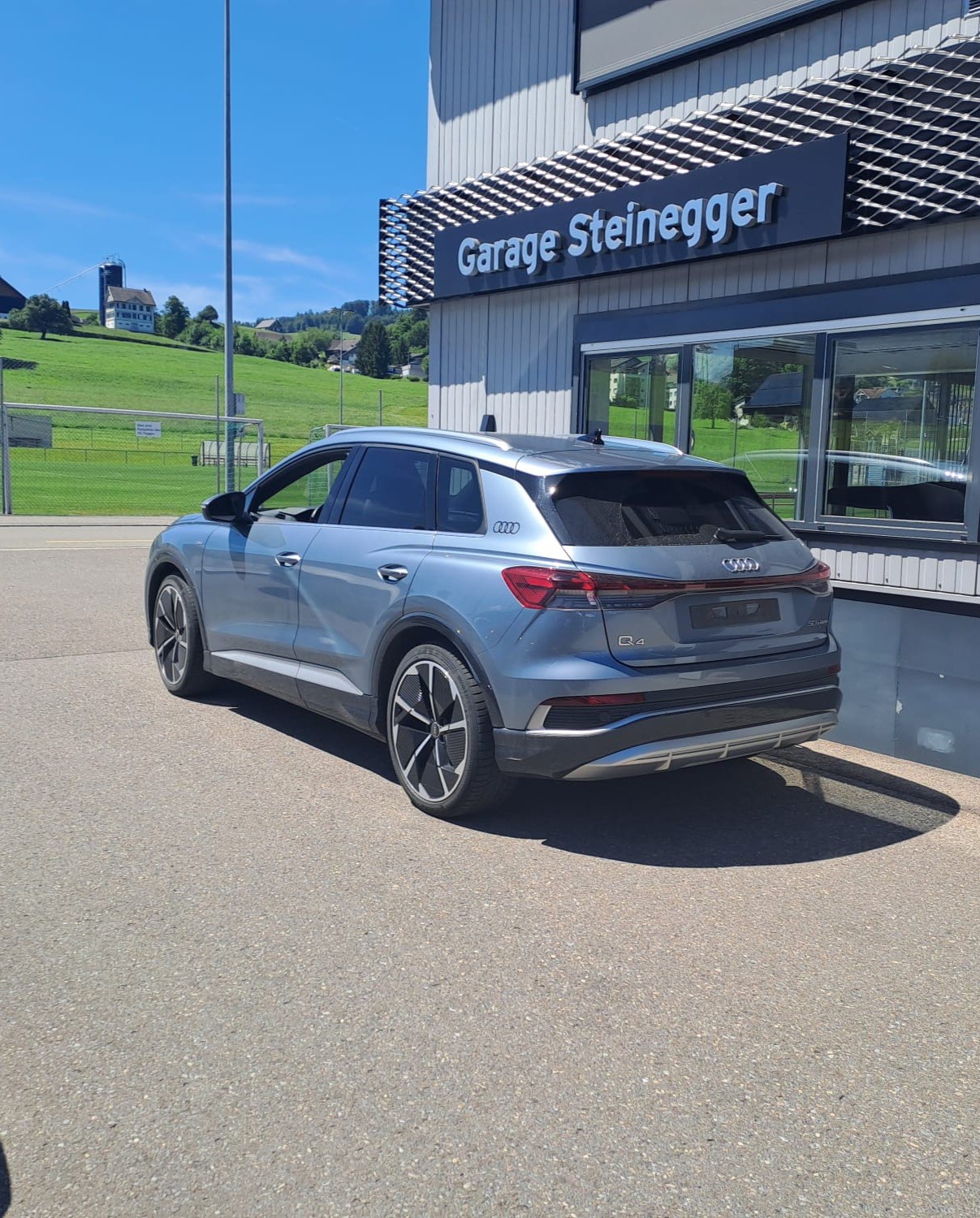 AUDI Q4 e-tron 50 quattro-image-6