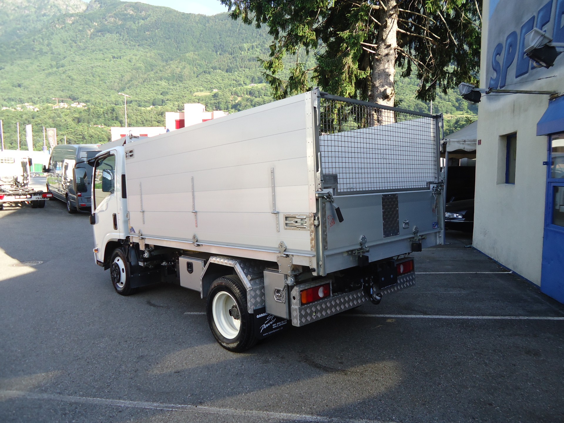 ISUZU M27 - Ponte Ribaltabile 3 Lati in Alluminio con Sopra Sponde + Gancio Traino KG. 3500-image-4