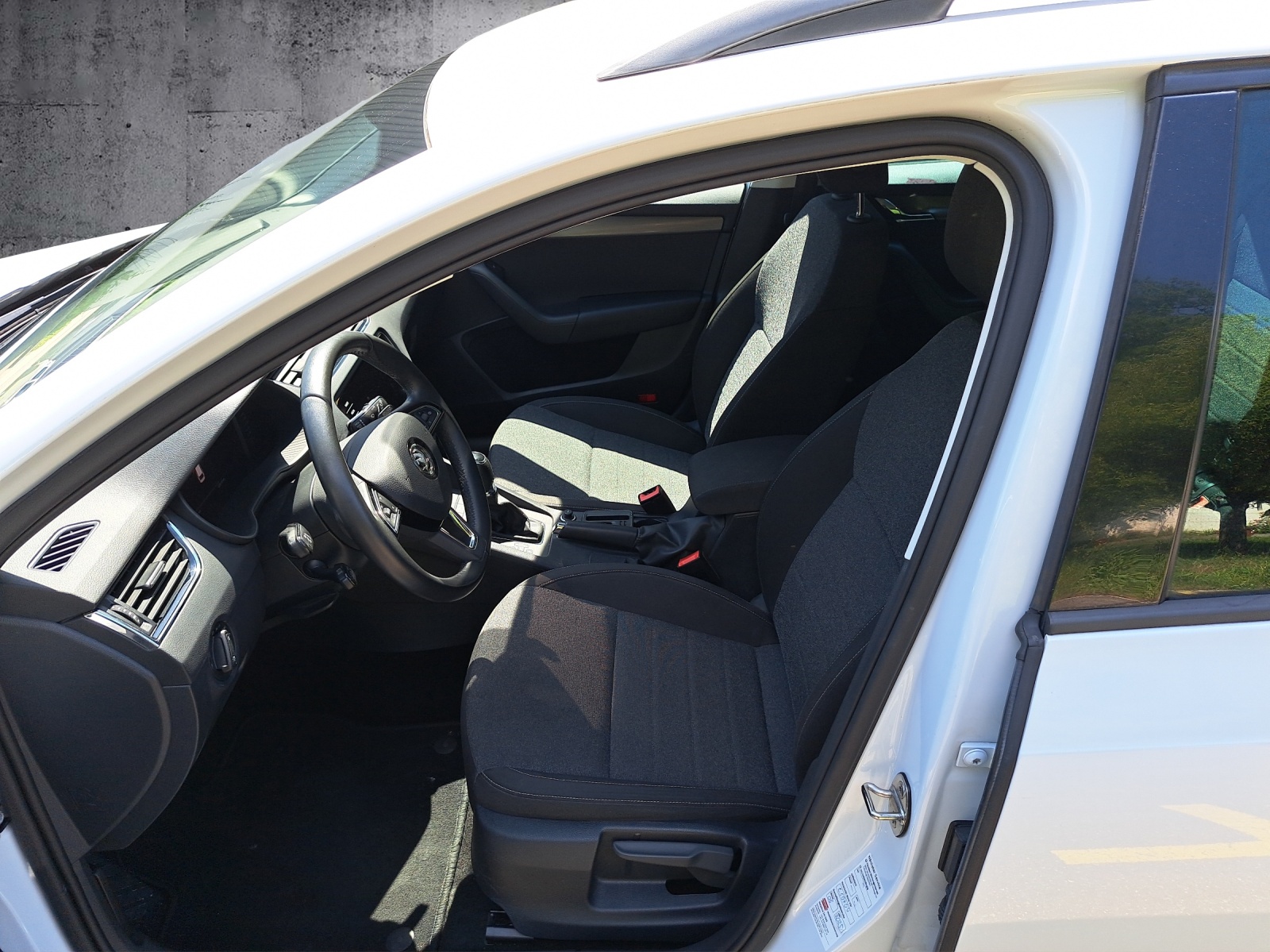 SKODA Octavia Combi 2.0 TDI 150 Sole-image-9