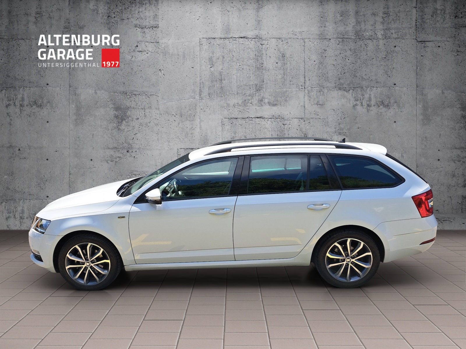 SKODA Octavia Combi 2.0 TDI 150 Sole-showroom-element-1