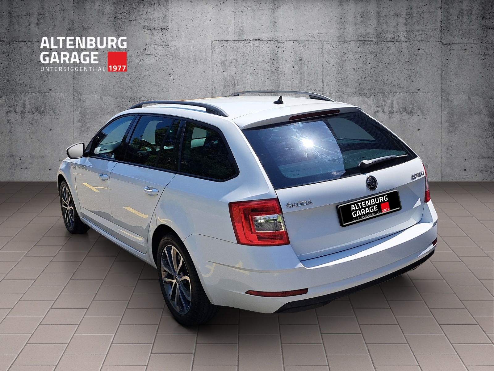 SKODA Octavia Combi 2.0 TDI 150 Sole-showroom-element-2