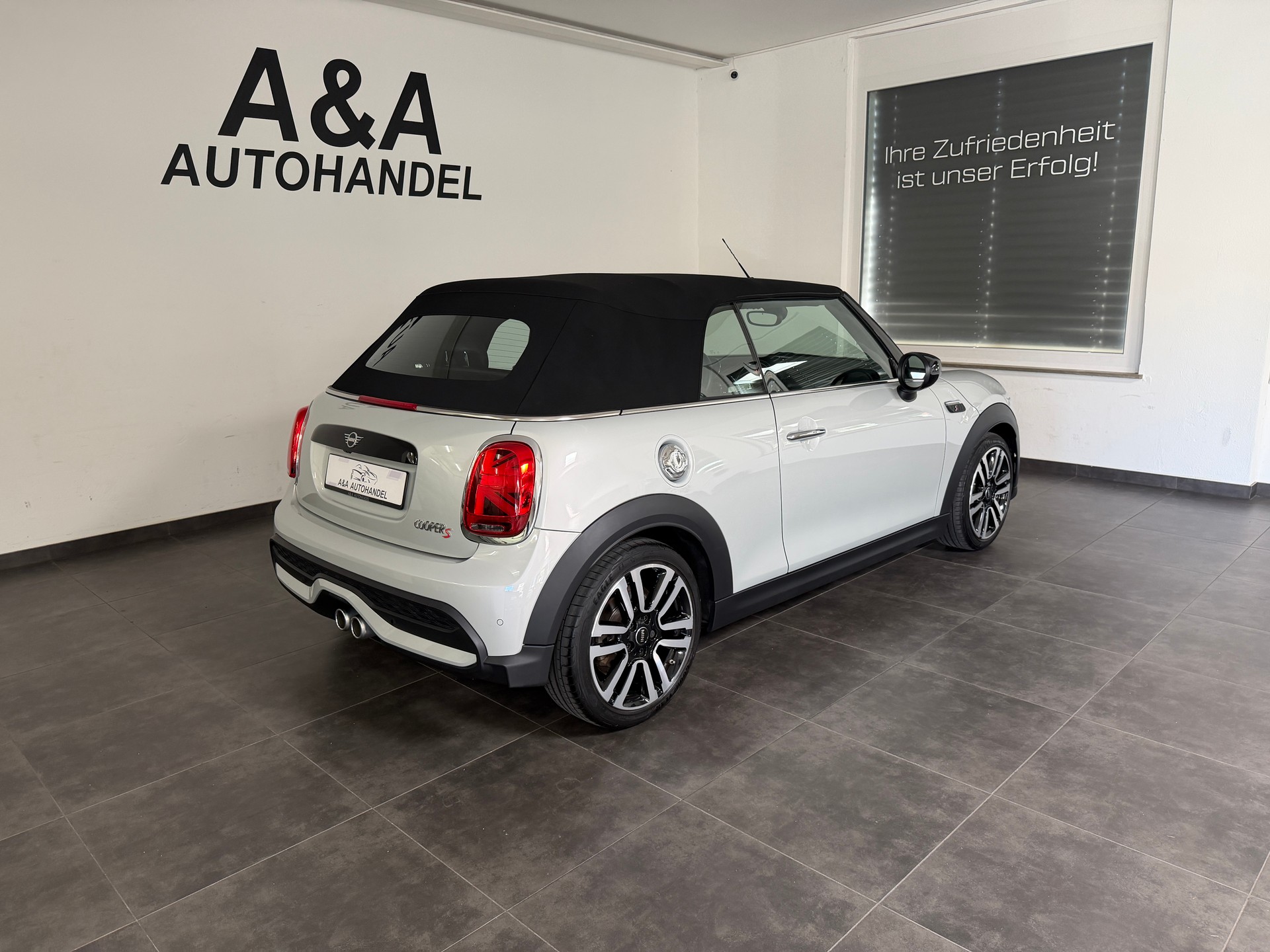 MINI Cooper S Cabriolet-showroom-element-3