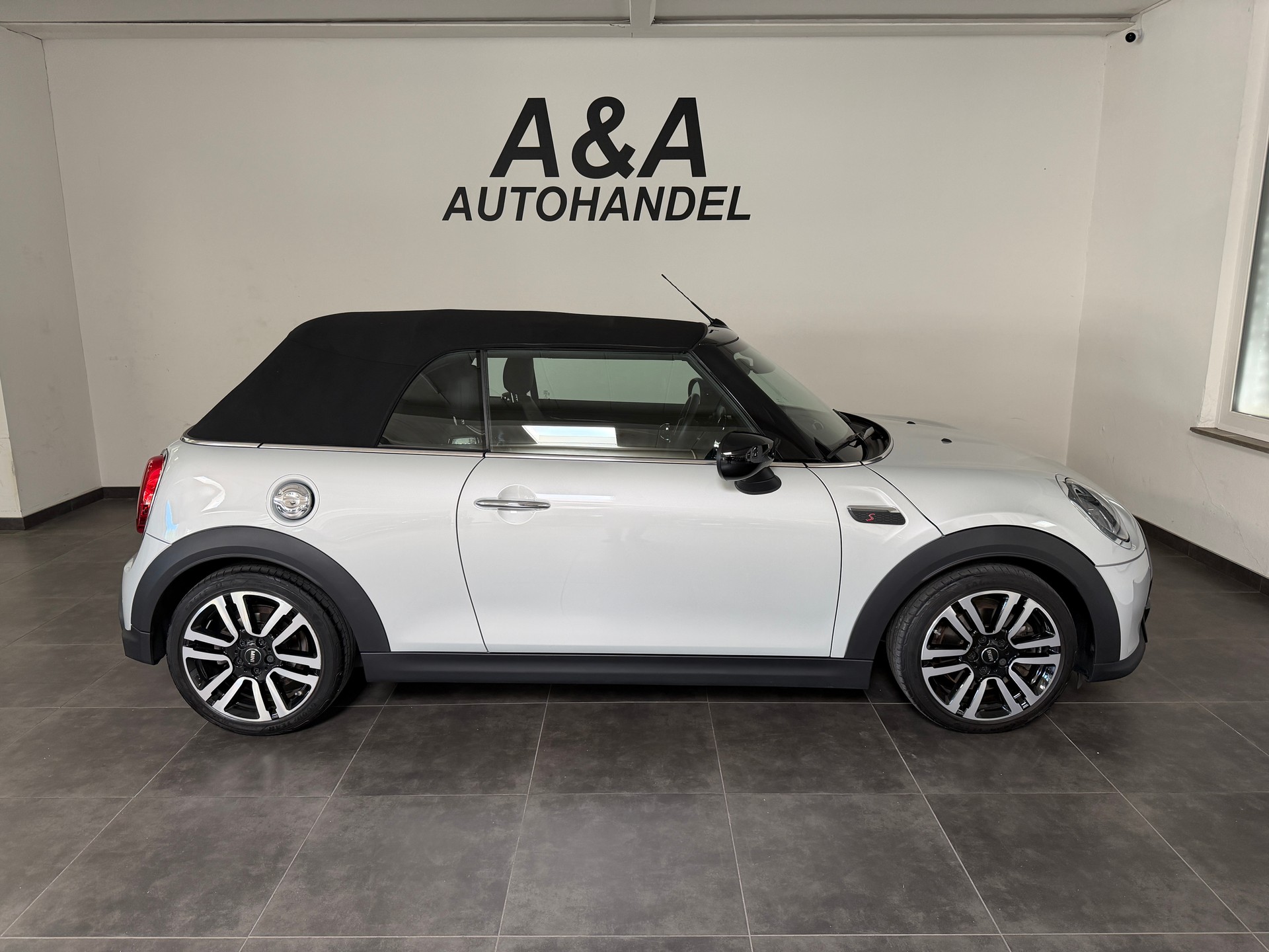 MINI Cooper S Cabriolet-showroom-element-2