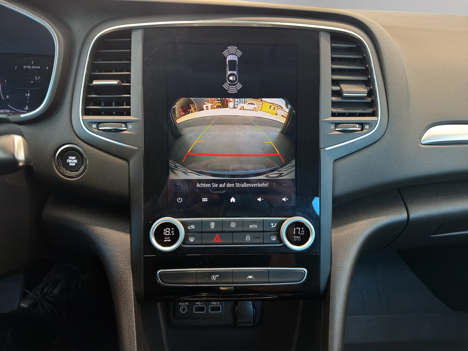 RENAULT Mégane Grandtour 1.5 dCi Intens EDC-image-13