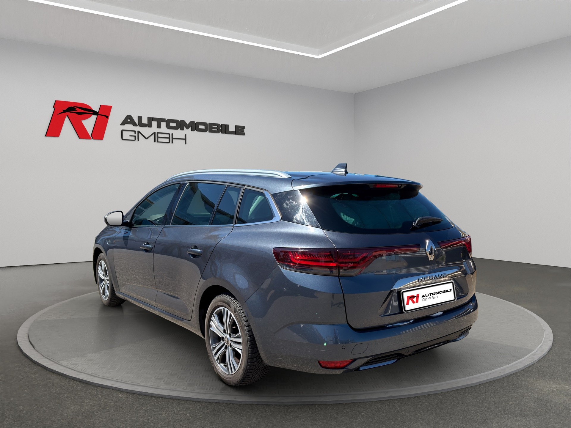 RENAULT Mégane Grandtour 1.5 dCi Intens EDC-image-5