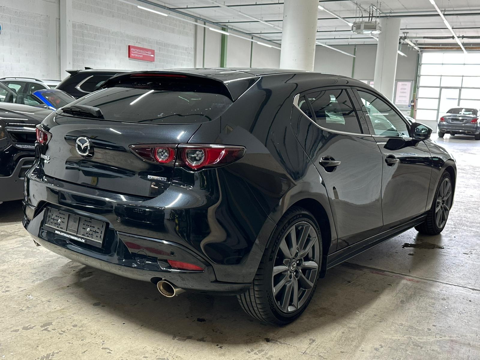 MAZDA 3 Hatchback SKYACTIV-X M Hybrid 180 Ambition AWD-image-3