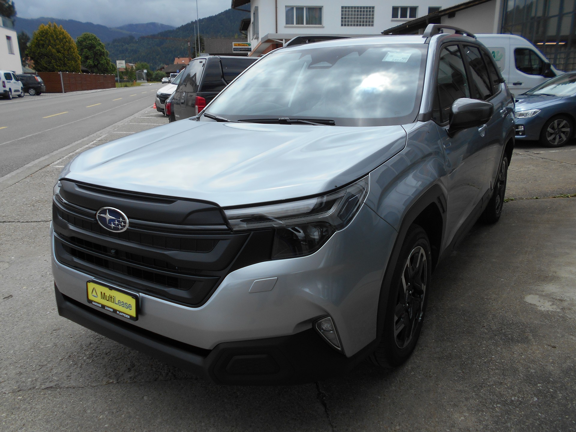 SUBARU 2.0i e-Boxer Swiss Plus Lineartronic-image-1