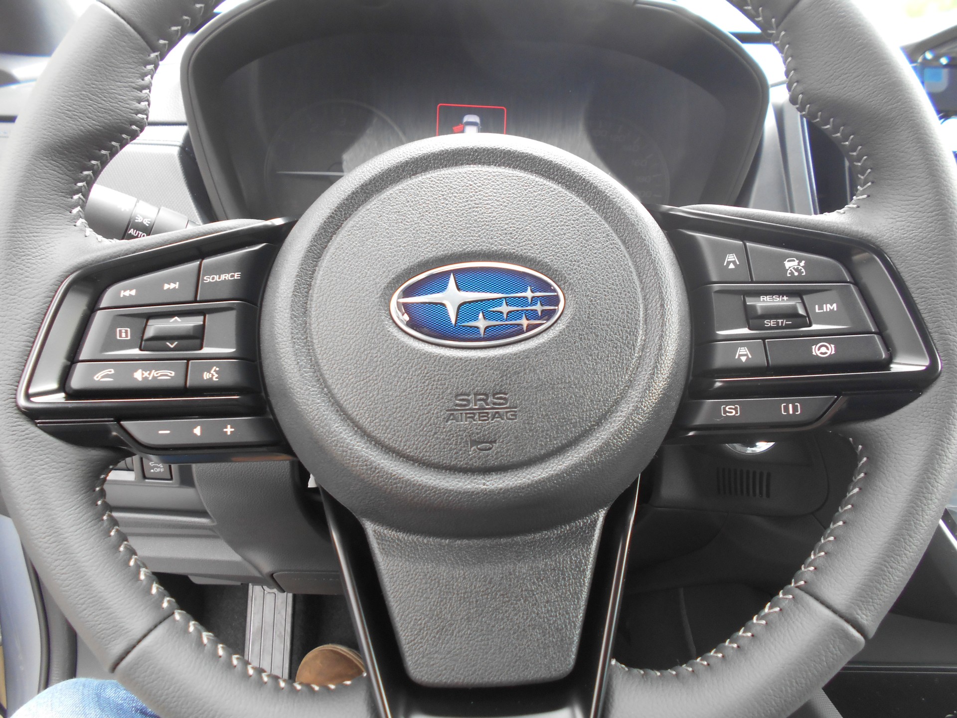 SUBARU 2.0i e-Boxer Swiss Plus Lineartronic-image-7