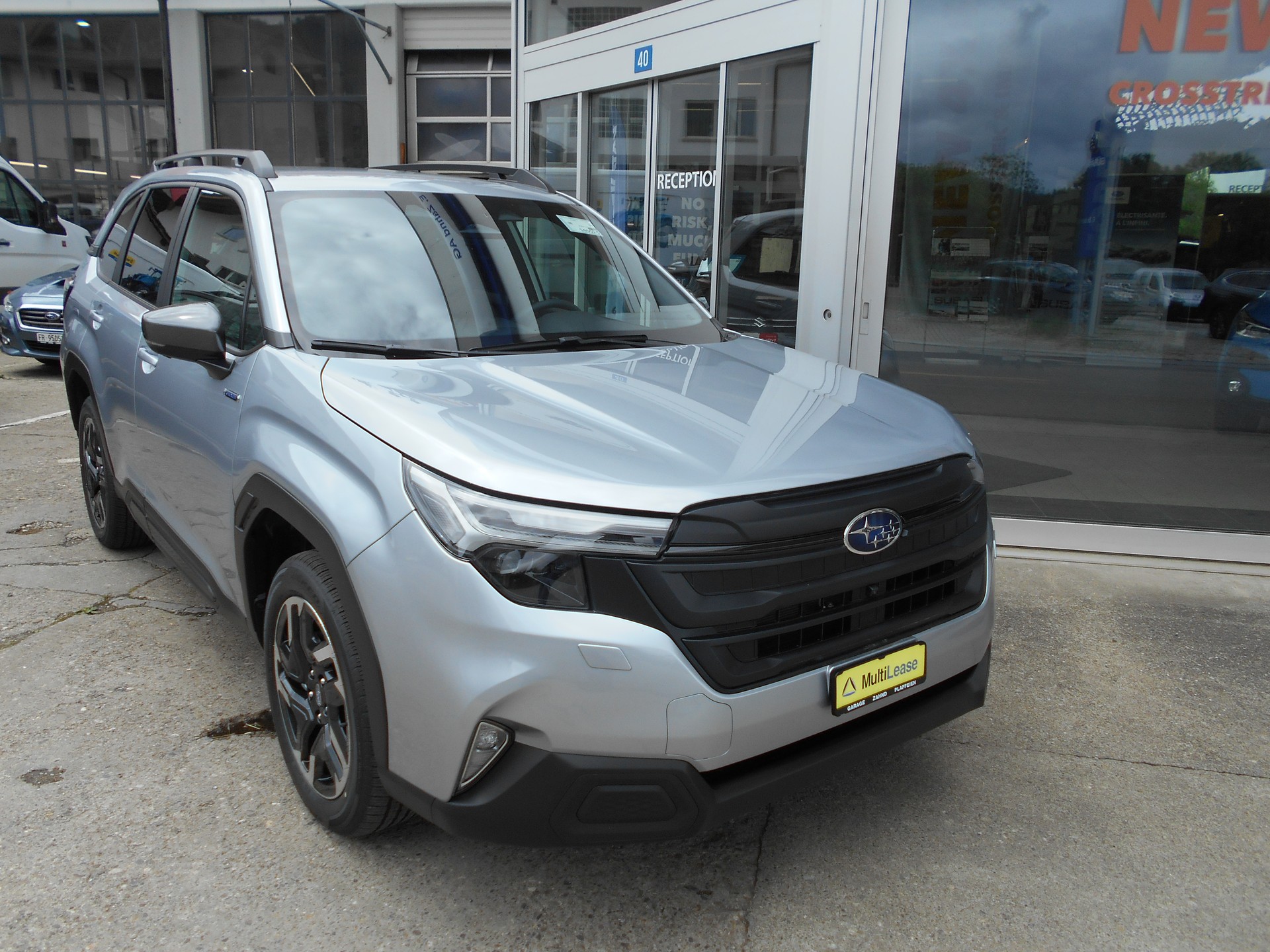 SUBARU 2.0i e-Boxer Swiss Plus Lineartronic-image-2