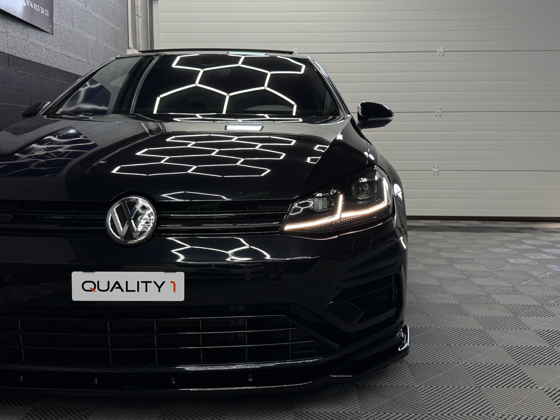 VW Golf 2.0 TSI R 4Motion DSG-image-14