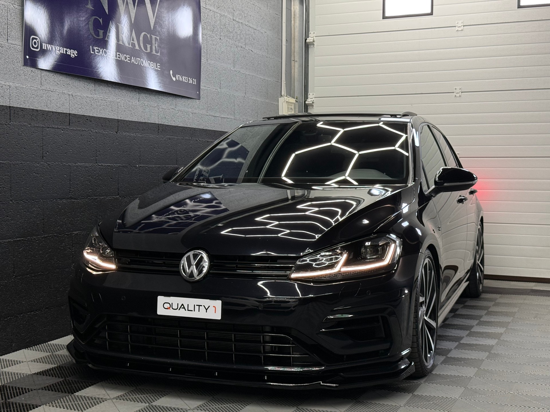 VW Golf 2.0 TSI R 4Motion DSG-image-1