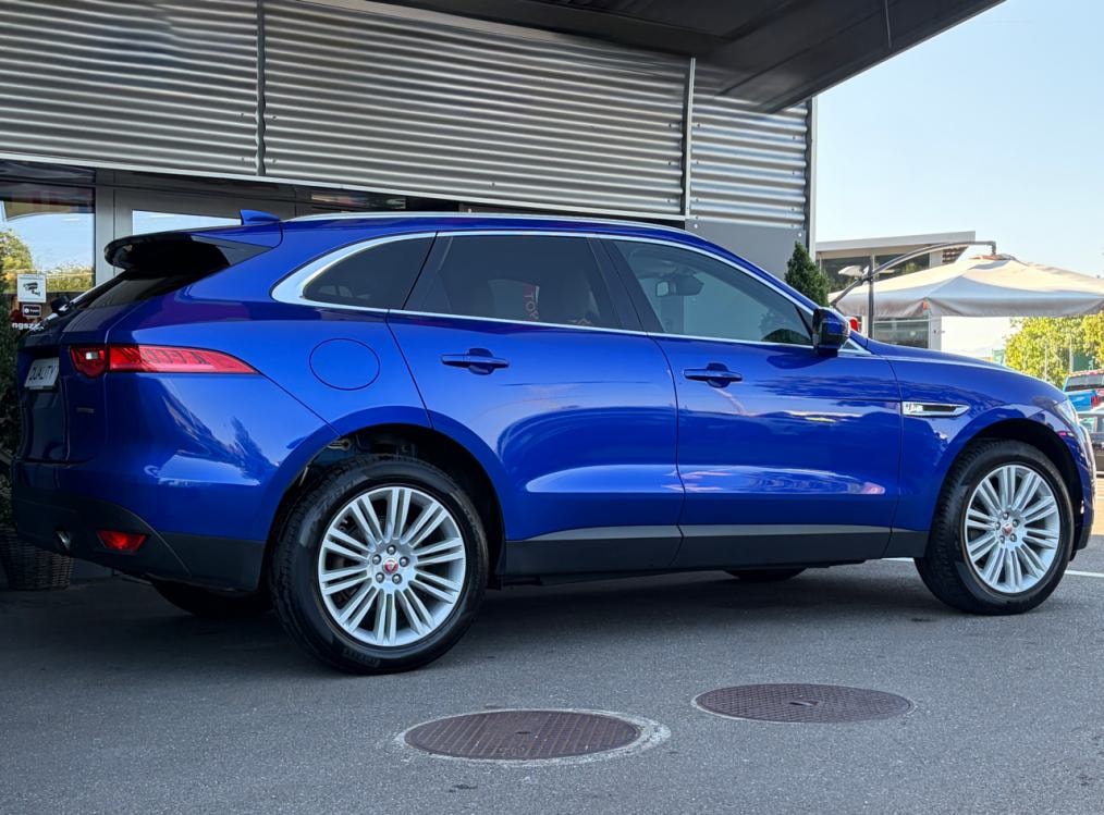 JAGUAR F-Pace 25t 2.0 Prestige AWD Automatik-showroom-element-2