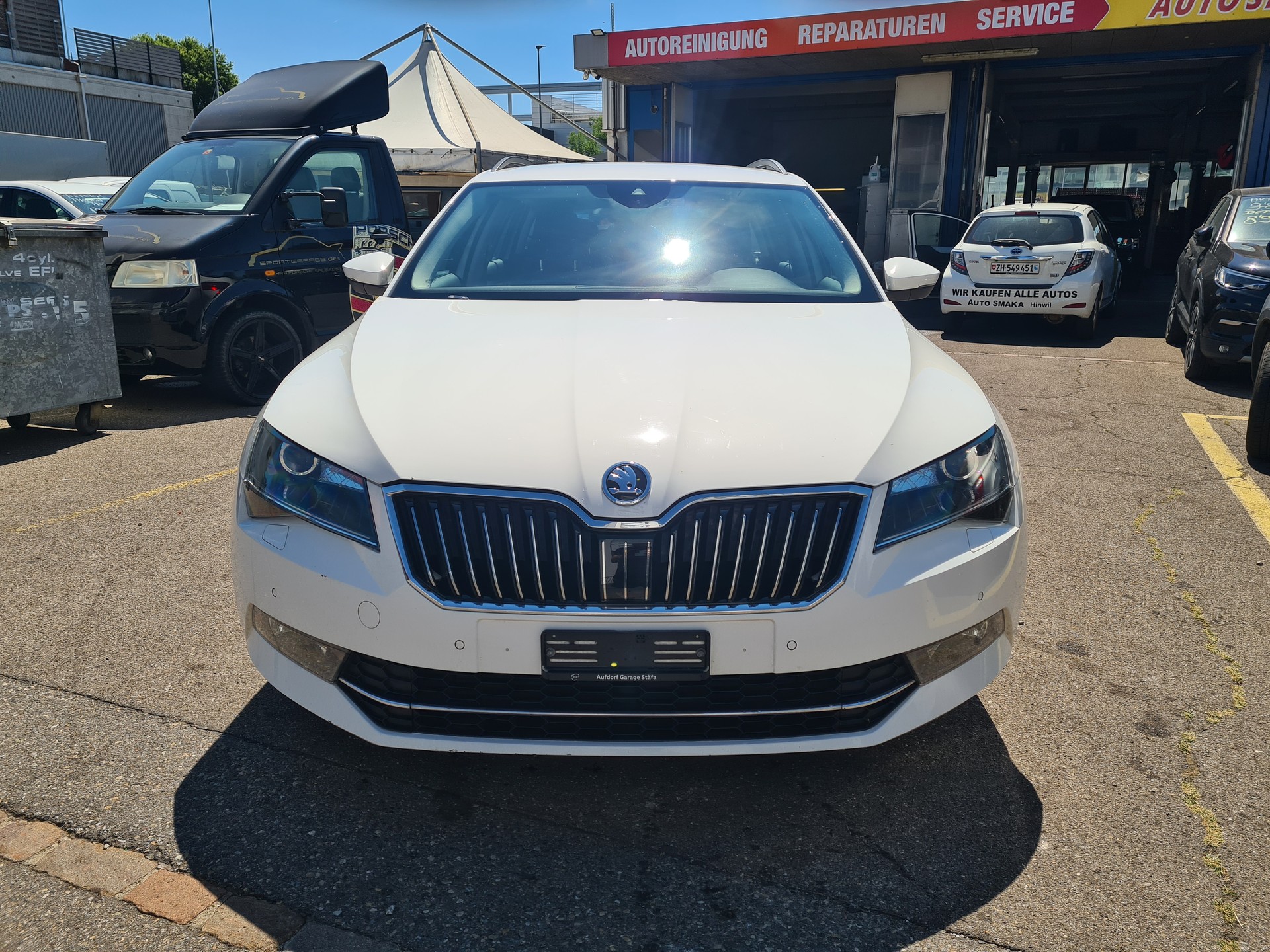 SKODA Superb Combi 2.0 TDi Active DSG-showroom-element-1