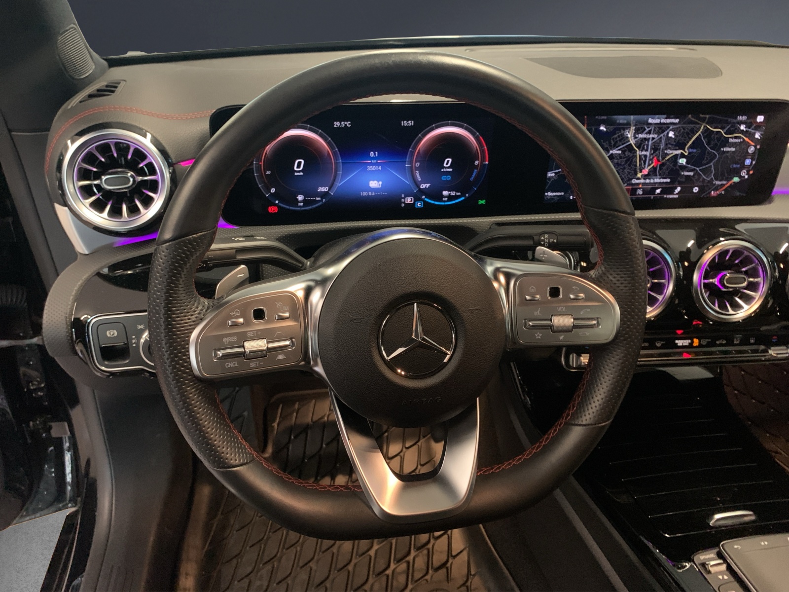 MERCEDES-BENZ CLA 250 e AMG Line-image-8