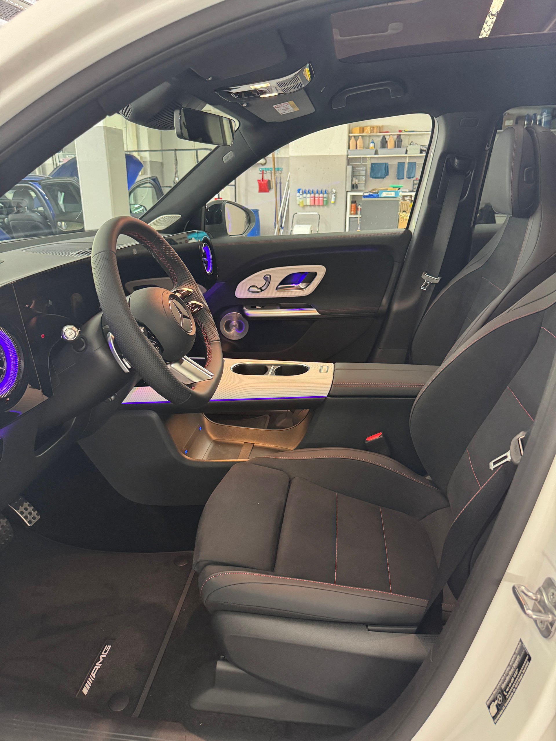 MERCEDES-BENZ GLB 200 4MATIC-image-9