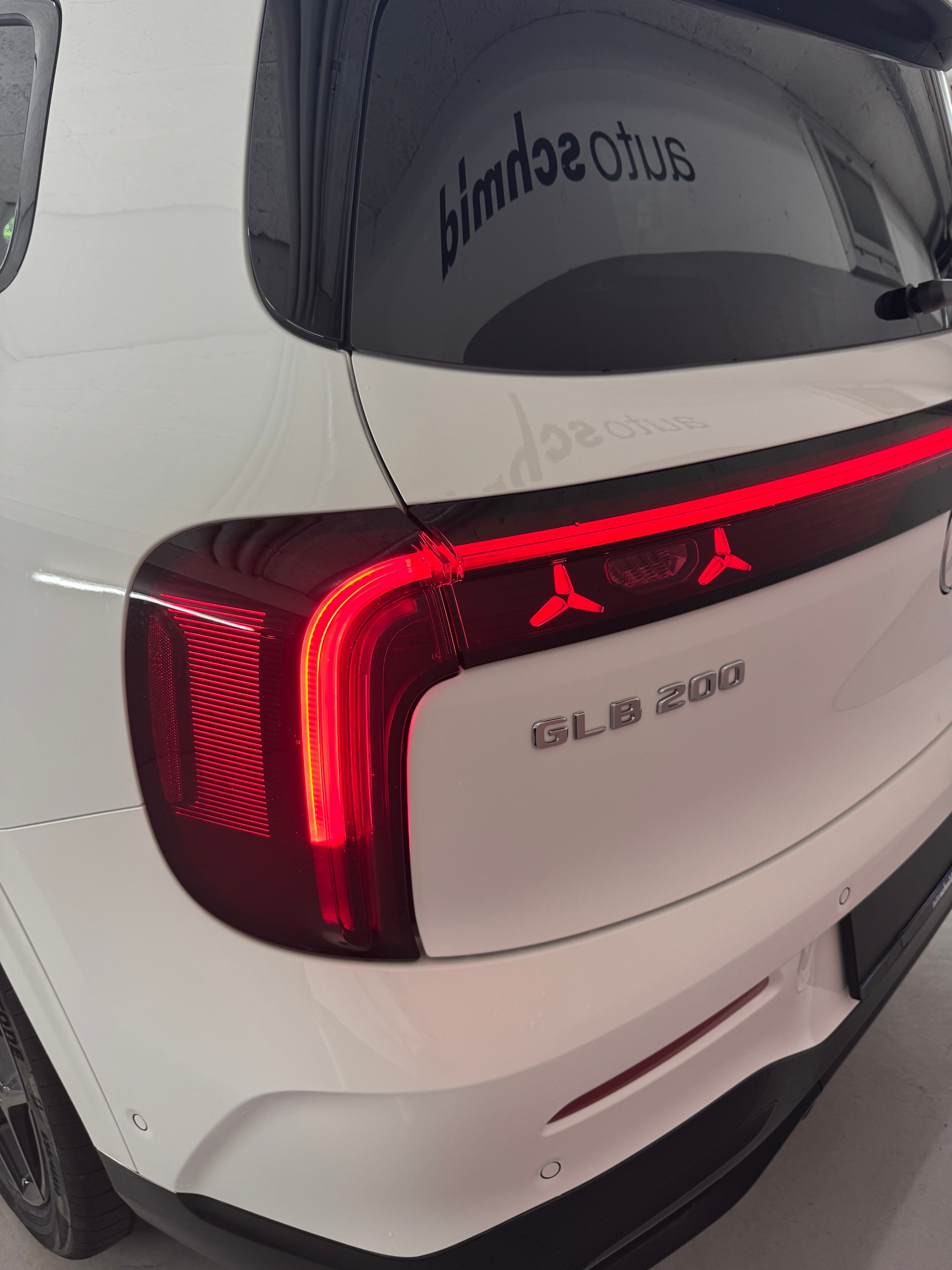 MERCEDES-BENZ GLB 200 4MATIC-image-7