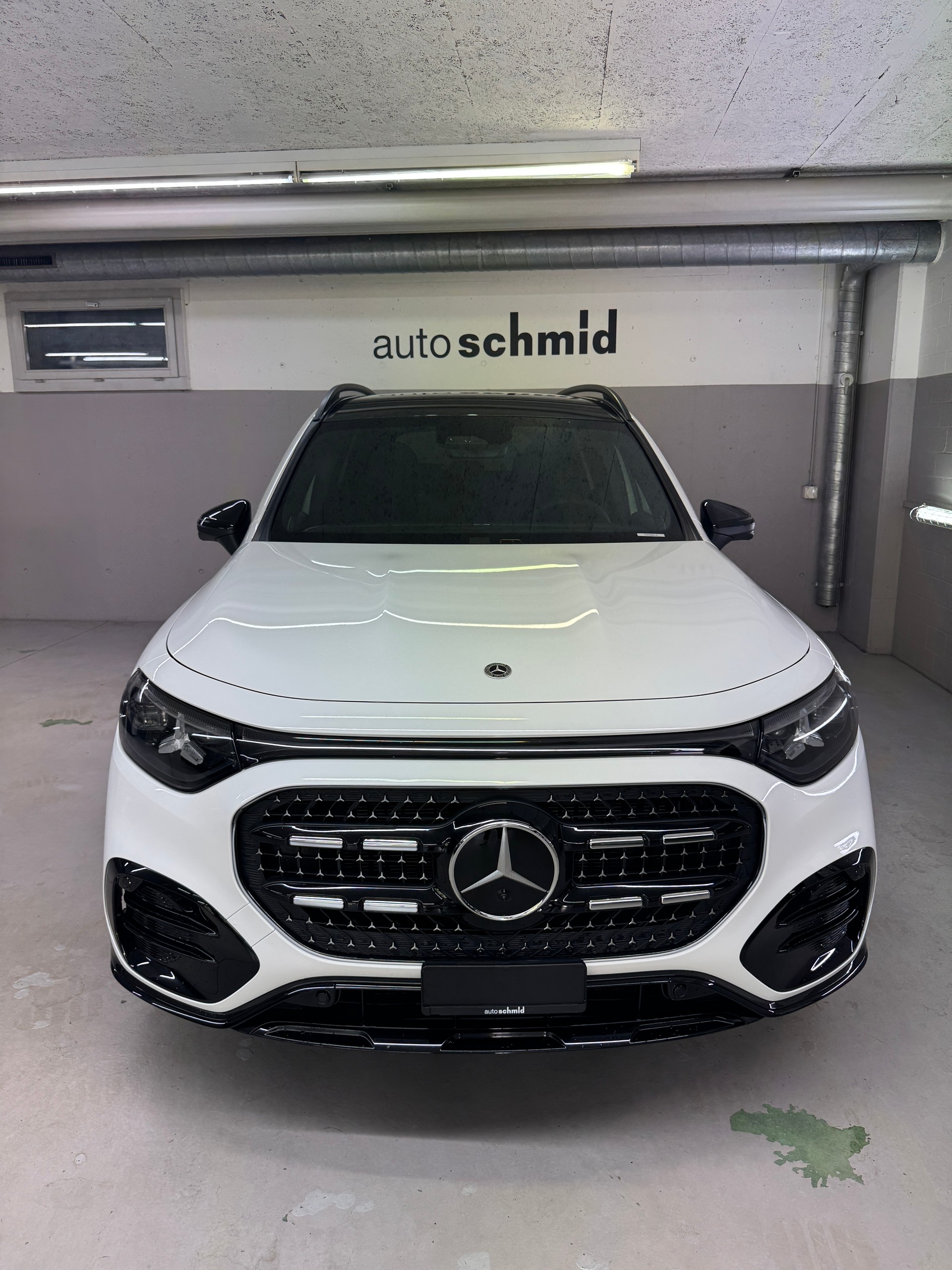 MERCEDES-BENZ GLB 200 4MATIC-showroom-element-1