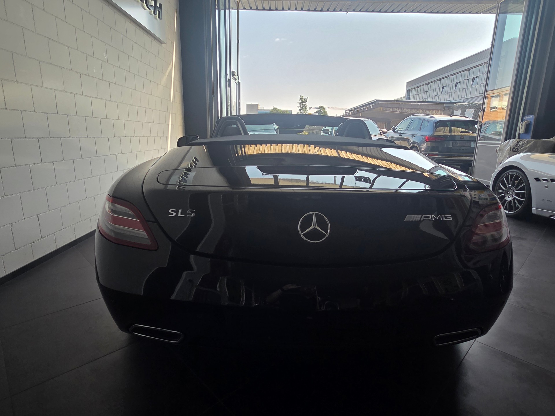 MERCEDES-BENZ SLS 63 AMG-image-4