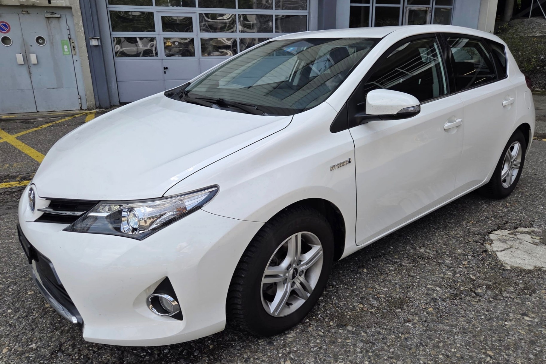 TOYOTA Auris 1.8 16V HSD Linea Sol-image-2