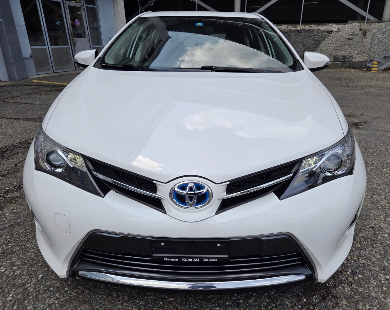 TOYOTA Auris 1.8 16V HSD Linea Sol