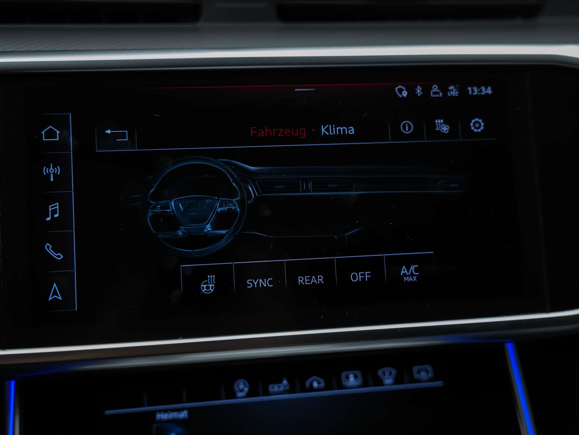AUDI A6 Limousine 55 TFSI Design quattro S-tronic *CH Auto*Panorama*Matrix LED*Head Up*-image-39