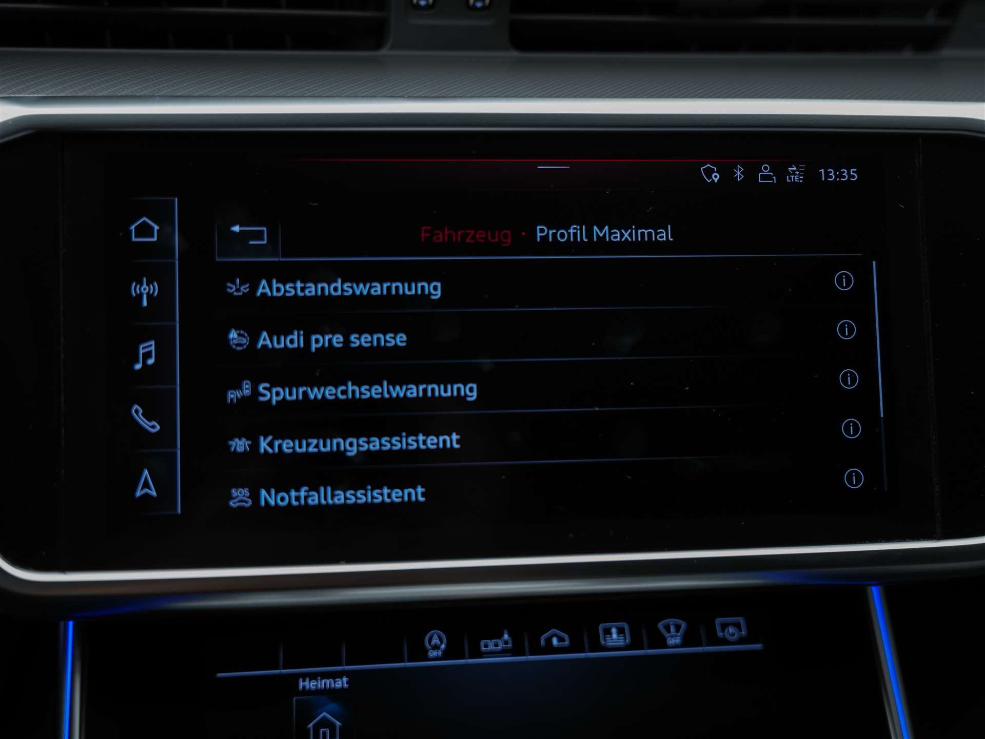 AUDI A6 Limousine 55 TFSI Design quattro S-tronic *CH Auto*Panorama*Matrix LED*Head Up*-image-42