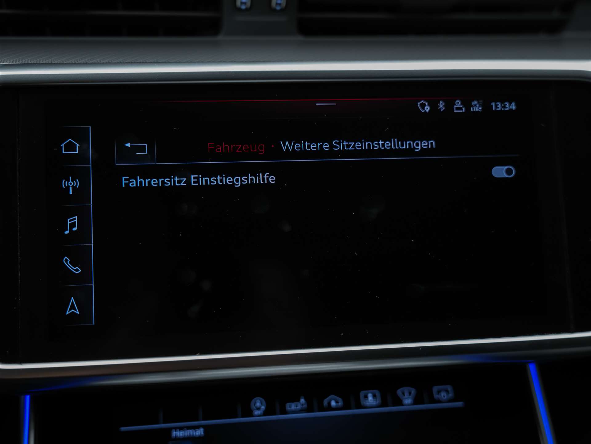AUDI A6 Limousine 55 TFSI Design quattro S-tronic *CH Auto*Panorama*Matrix LED*Head Up*-image-38
