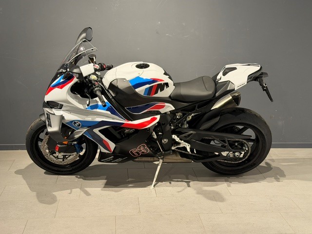 BMW M 1000 RR-image-3