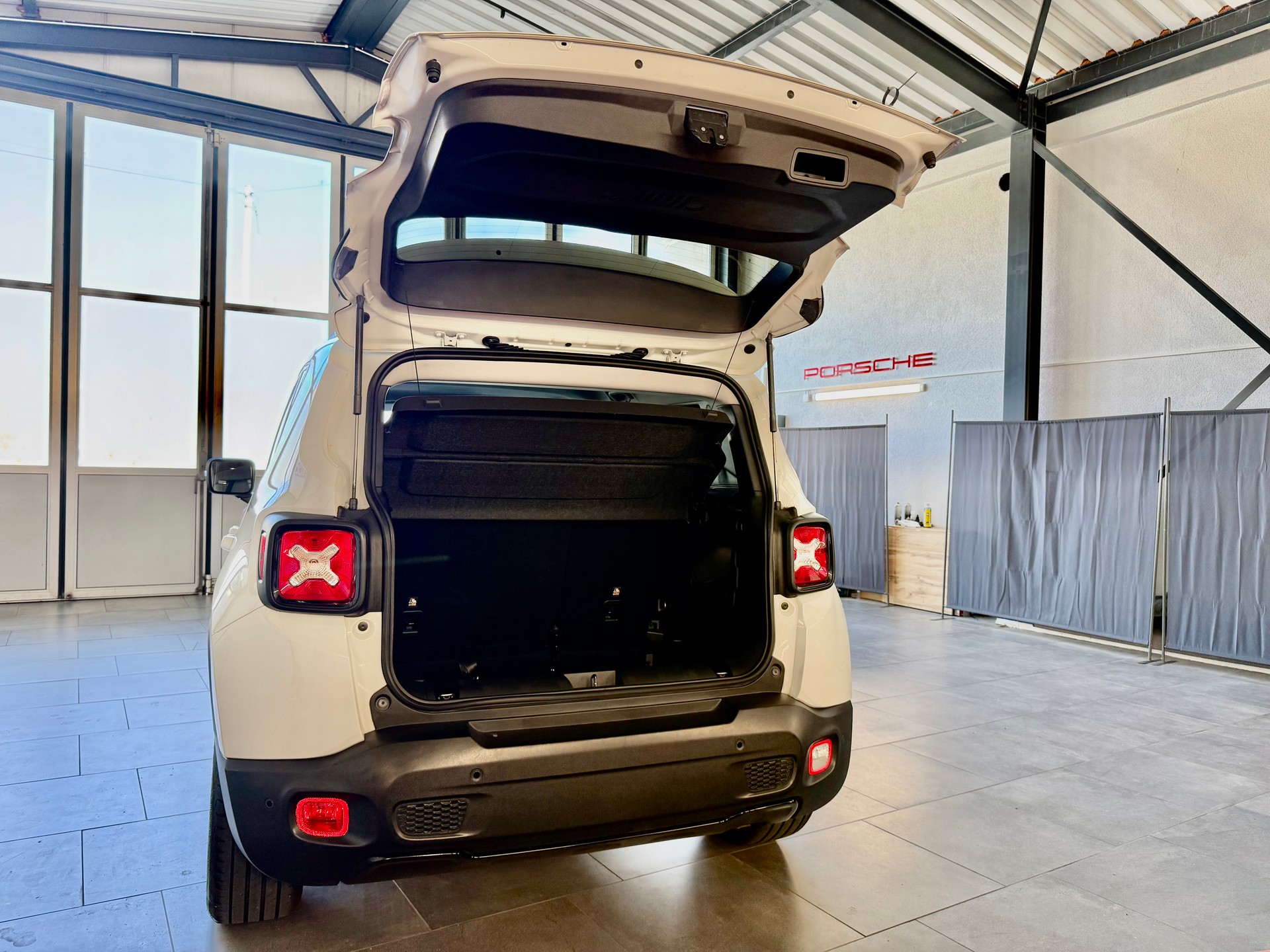 JEEP Renegade 1.0 Turbo Night Eagle-image-5