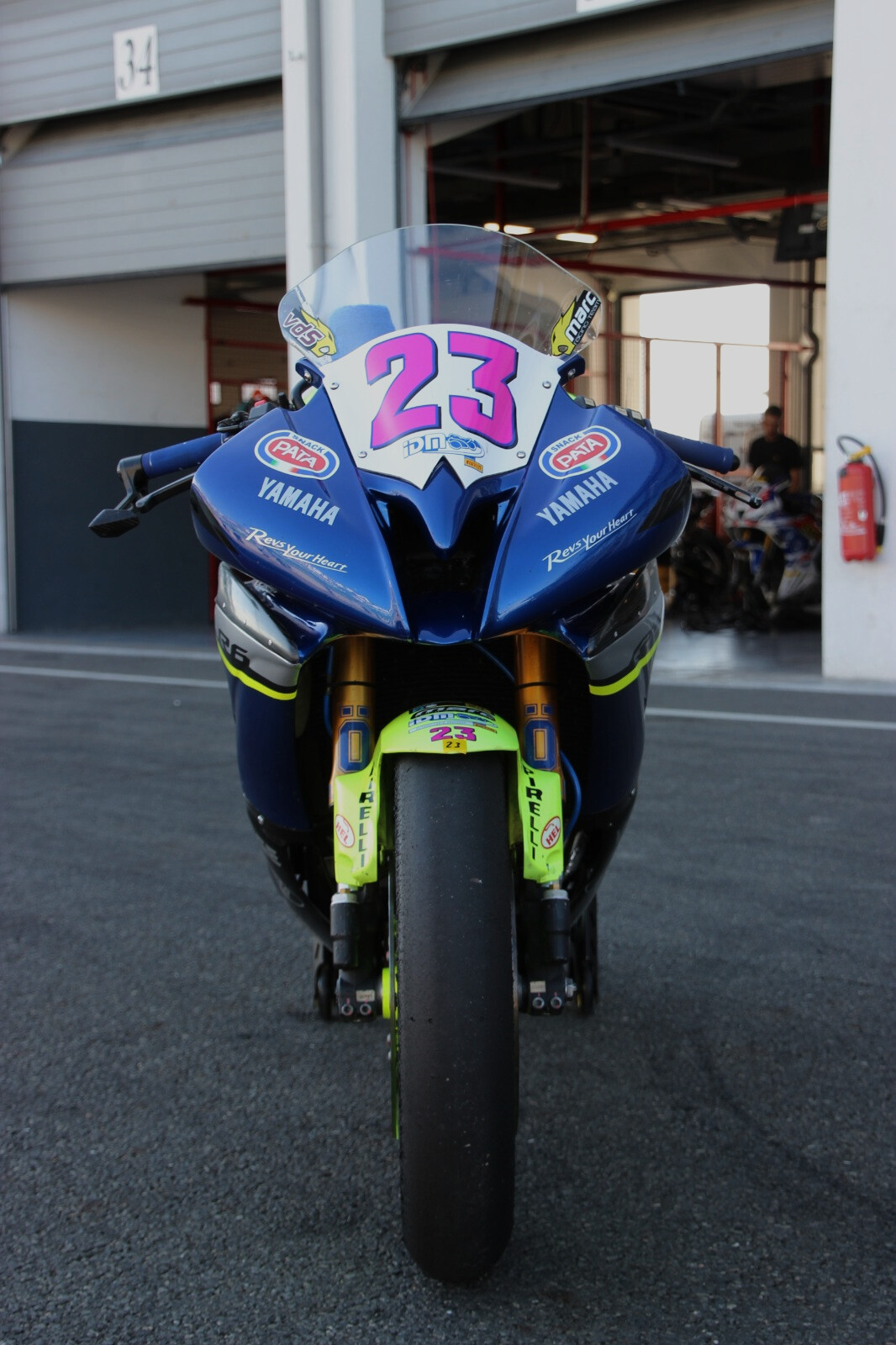 YAMAHA YZF-R6-image-1